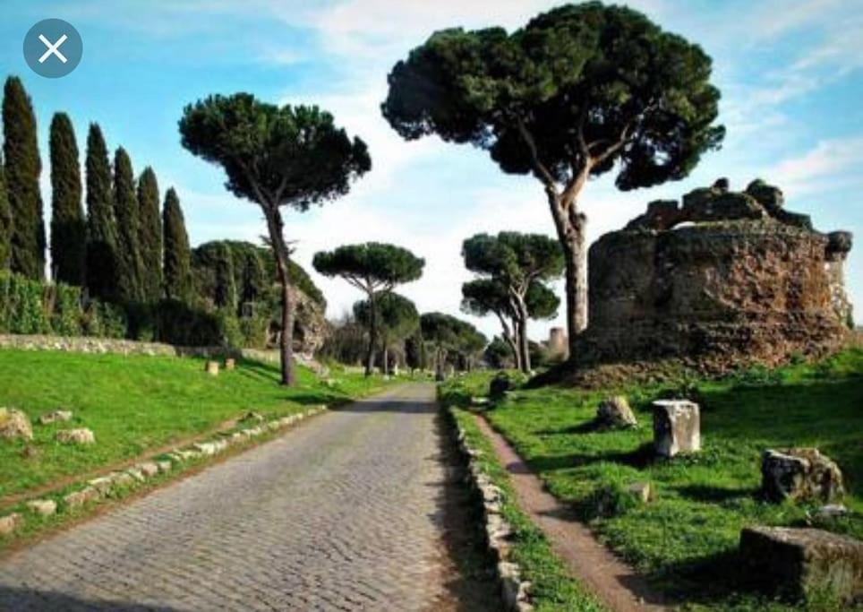Basilica San Giovanni Appia Antica A Casa Di Amici Рим Экстерьер фото
